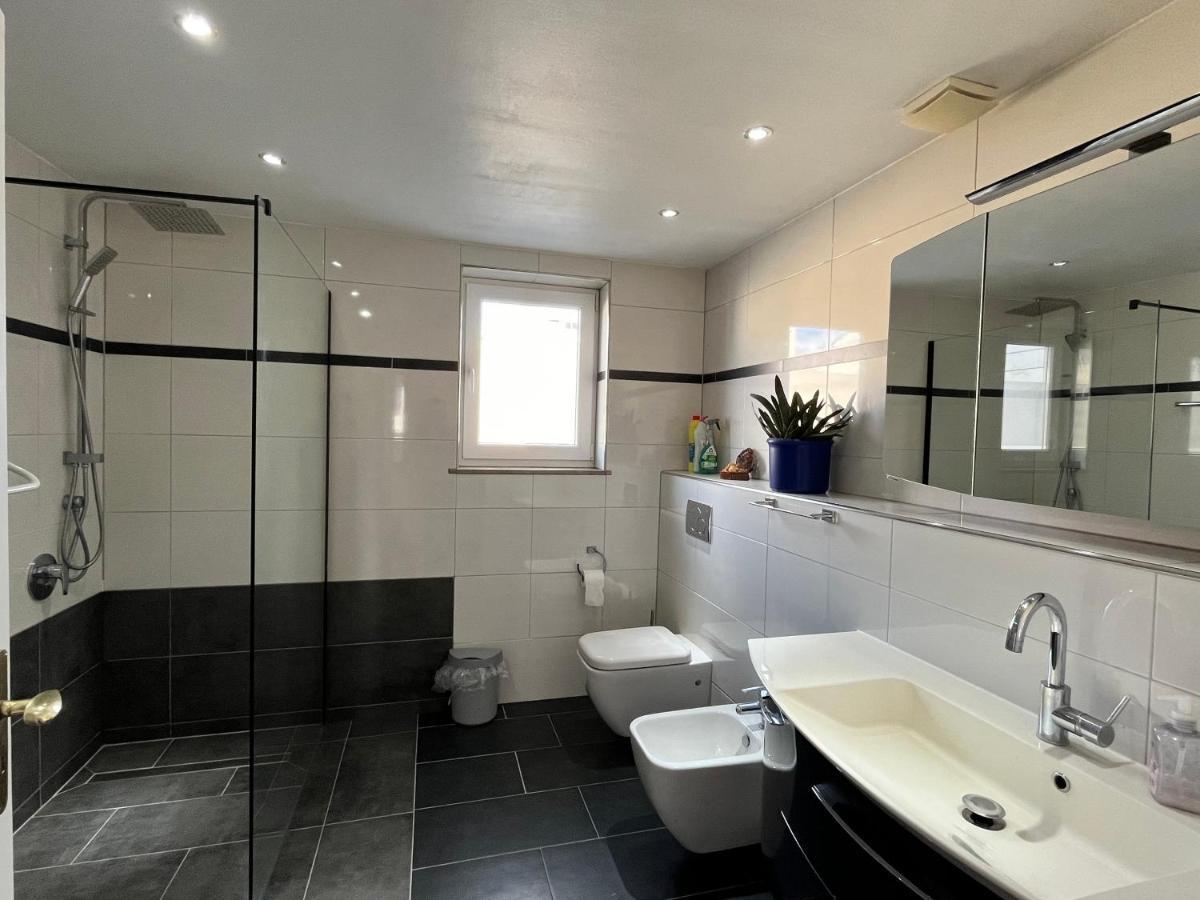 Gaestezimmer Limburg City 림부르크안더란 외부 사진
