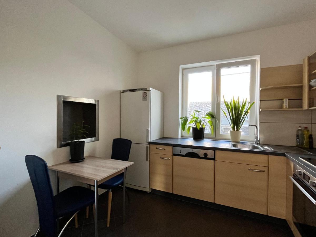 Gaestezimmer Limburg City 림부르크안더란 외부 사진