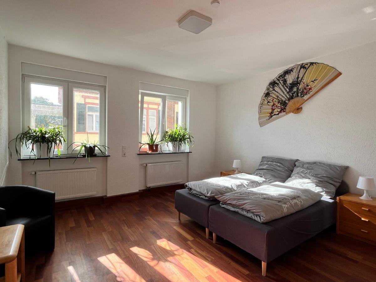 Gaestezimmer Limburg City 림부르크안더란 외부 사진